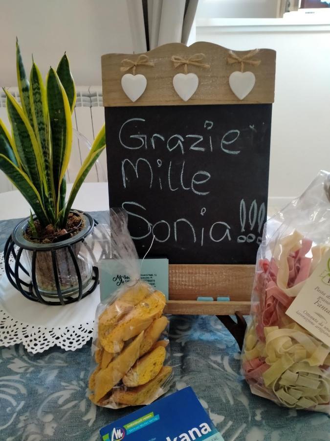 Le Case Di Sonia Maison Mami' Фучекио Екстериор снимка